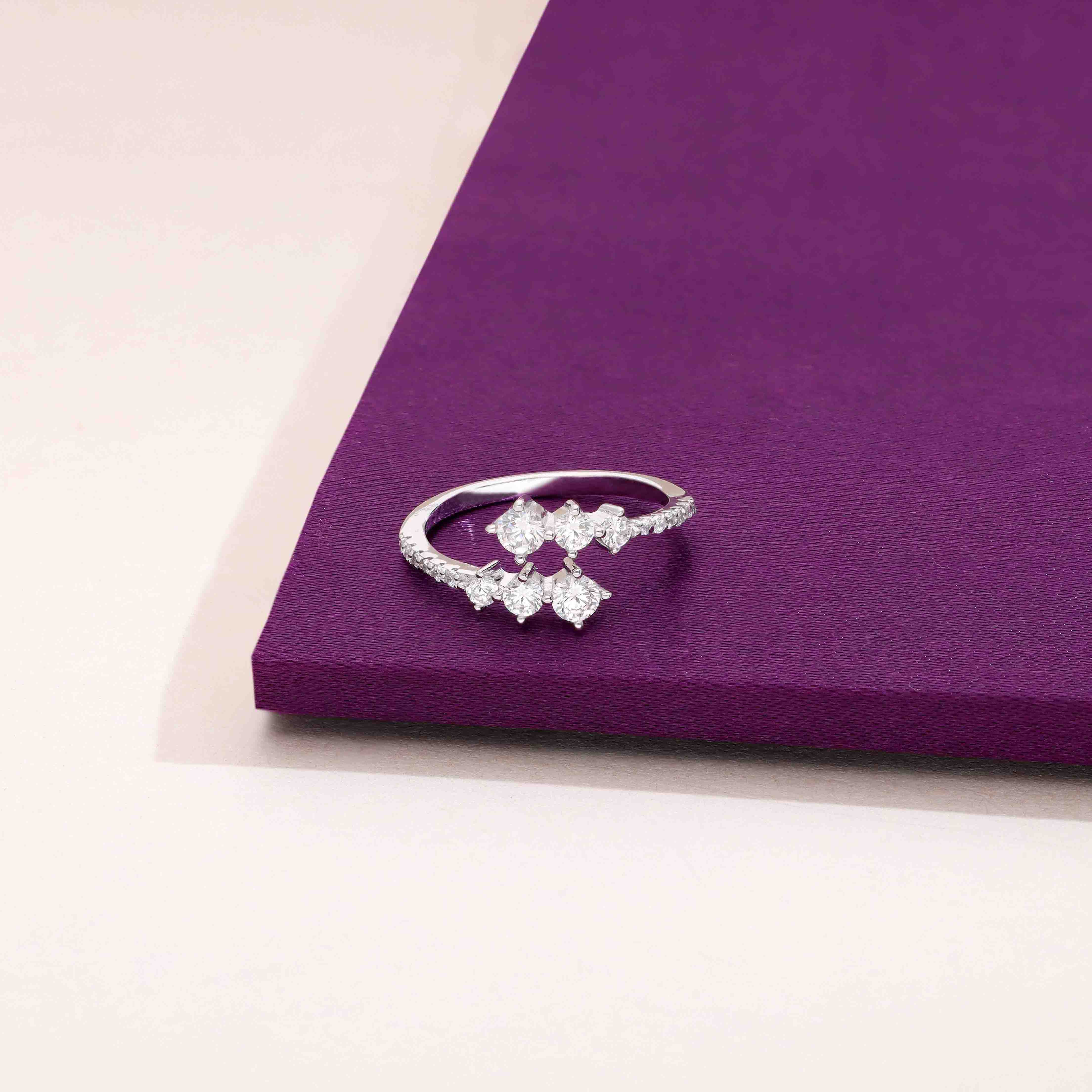 Sparkling Speckles Silver Minimal Ring